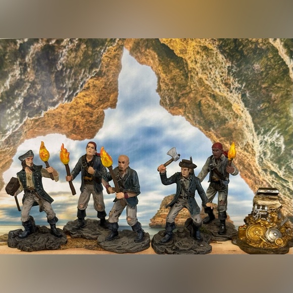 Pirates of the Caribbean“Isla De Muerta” Set From Hawthorne Village 2007 - Picture 1 of 5